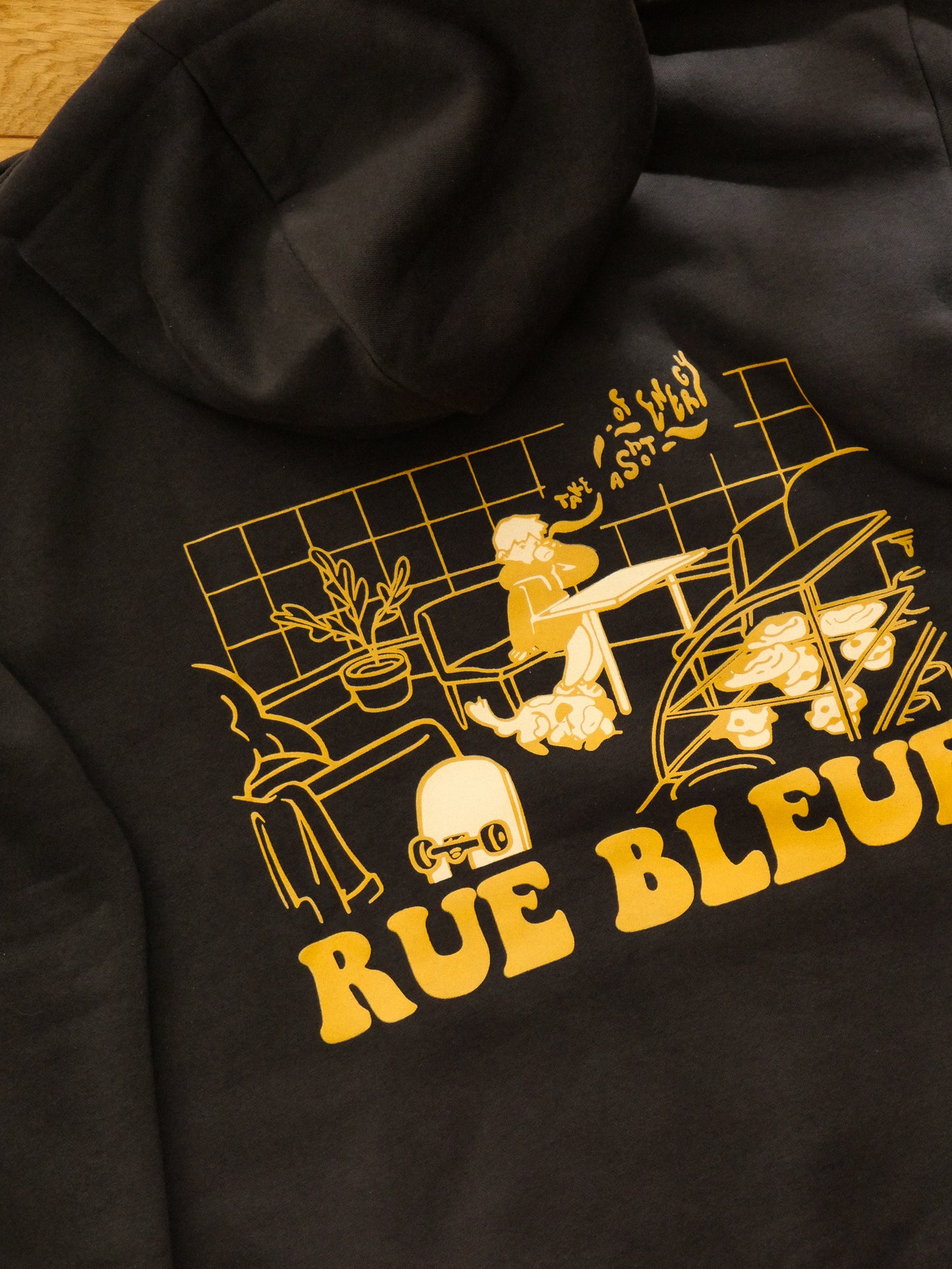 Le hoodie Rue Bleue x Flora